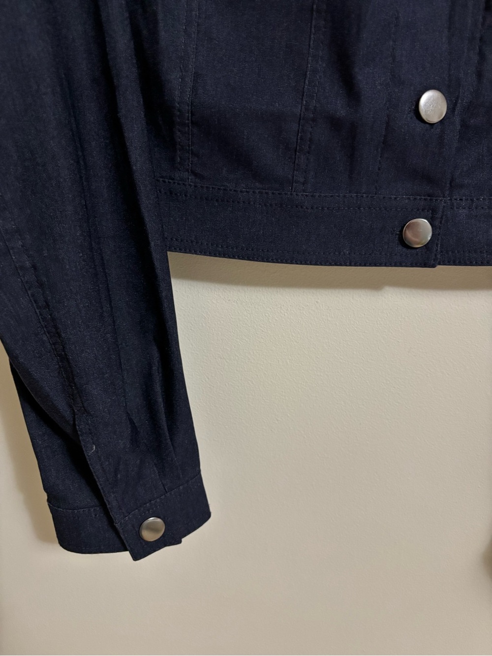 Plus size Cropped Button-Front Jacket - Picture 7 of 9